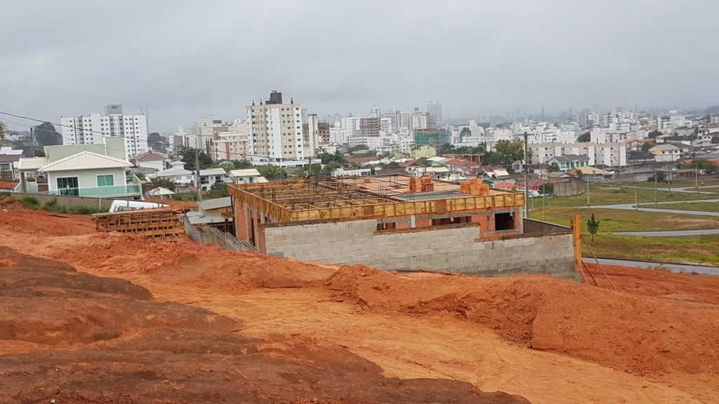 Lateral externo Ed. Manoel Gervázio - Proprieta Construtora - Green Village - Palhoça