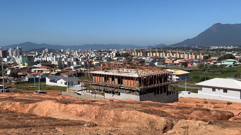 Vista Lateral Ed. Manoel Gervázio - Proprieta Construtora - Green Village - Palhoça